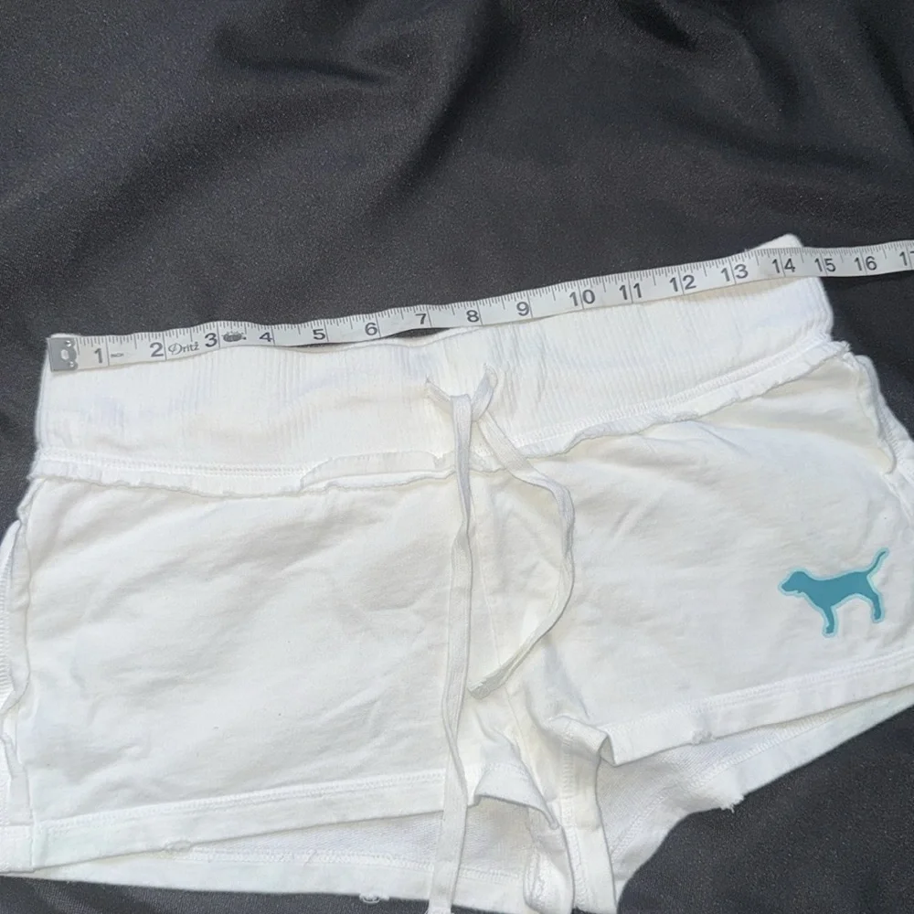 victoria’s Secret PINK girls &!Women's White Shorts with Blue Logo xs - Picture 5 of 6